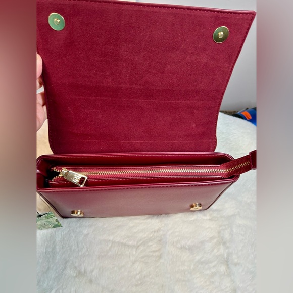 Badgley Mischka Cross Body W/Bow - Picture 3 of 4